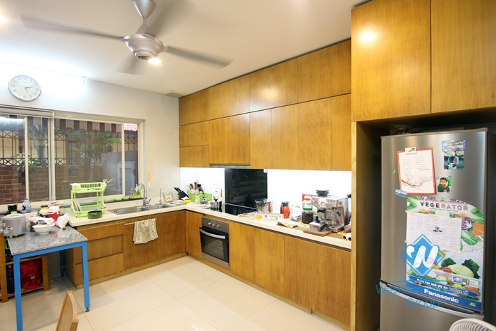 3 floors house for rent in Tay Ho district,Ha Noi
